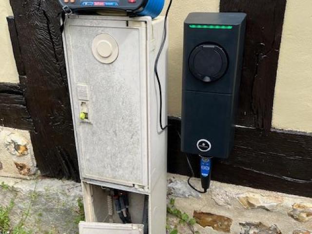 Installation d'une borne de recharge par votre électricien à Verneuil sur Avre  27